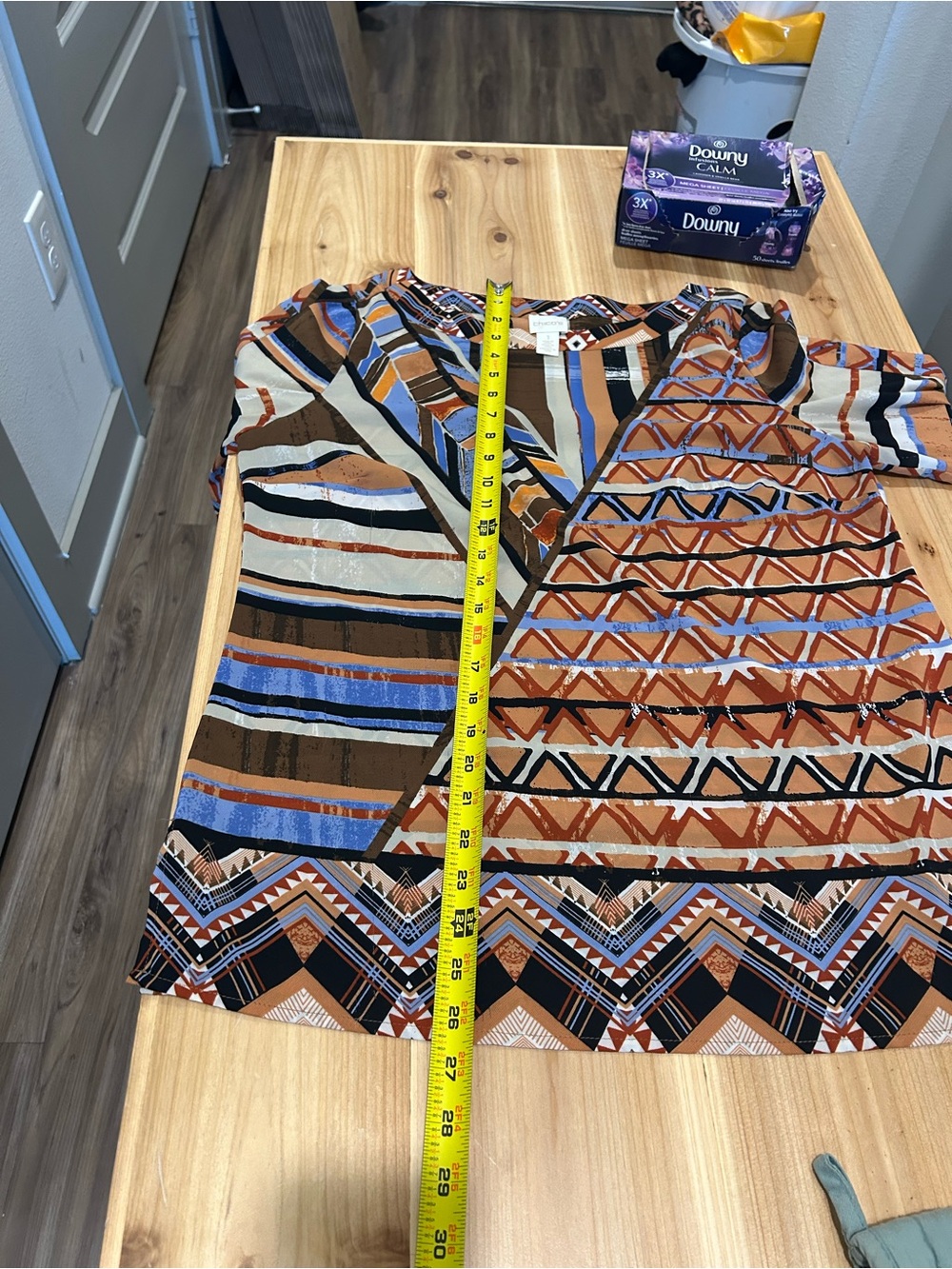 Chico's Geometric Print V-Back Blouse in Orange, Blue and Cream Size 1 - Picture 6 of 10
